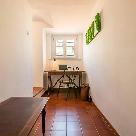 Lh - The Rose Apartment - Tower View Apartment