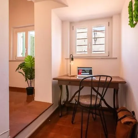 Apartment Lh - The Rose Apartment - Tower View